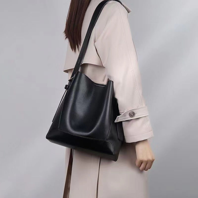 Women's Bag 2026 New Model High-End Large-Capacity Bucket Bag Soft Leather Versatile Shoulder Crossbody Bag Wholesale