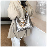 Cross-Border Quilted Saddle Bag, Autumn and Winter New Shoulder Bag, Fashionable Armpit Bag, Work Clothing Versatile Crossbody Bag