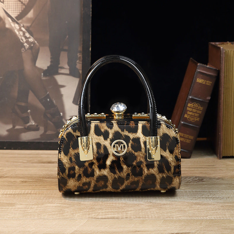 Simple Portable Bride Bag 2025 New Style Women's High-Capacity Casual Shoulder Bag