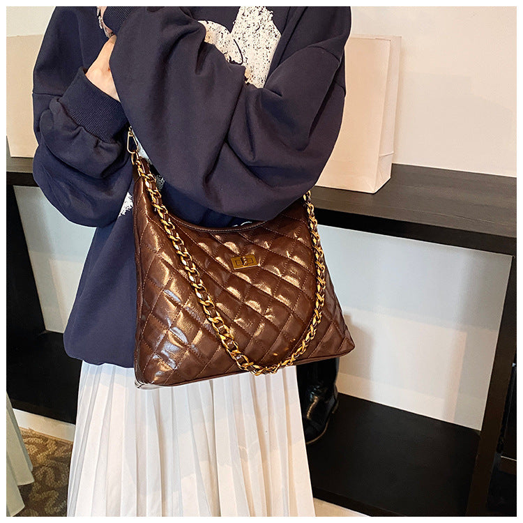 Cross-Border Quilted Saddle Bag, Autumn and Winter New Shoulder Bag, Fashionable Armpit Bag, Work Clothing Versatile Crossbody Bag