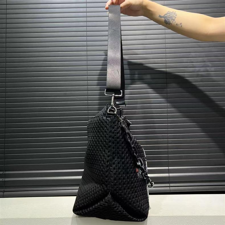 Cross-Border Exclusive Supply of Women's Fashionable Y2K Street Chain Shoulder Bag, Large Capacity Mesh Patchwork Crossbody Bag