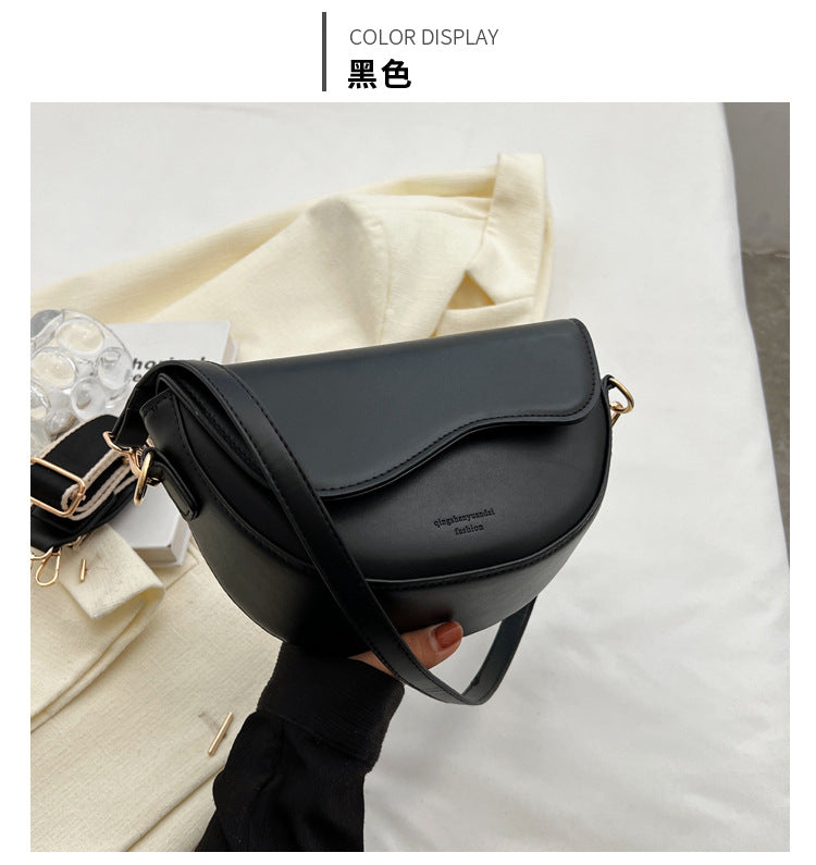 Cross-border Retro Niche Women's Small Bag 2024 New Fashion Saddle Bag Wide Shoulder Strap Crossbody Women's Bag Underarm Bag