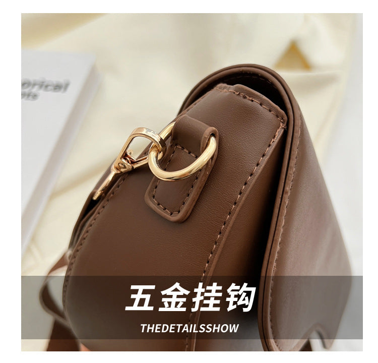 Cross-border Retro Niche Women's Small Bag 2024 New Fashion Saddle Bag Wide Shoulder Strap Crossbody Women's Bag Underarm Bag
