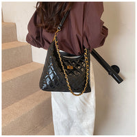 Cross-Border Quilted Saddle Bag, Autumn and Winter New Shoulder Bag, Fashionable Armpit Bag, Work Clothing Versatile Crossbody Bag