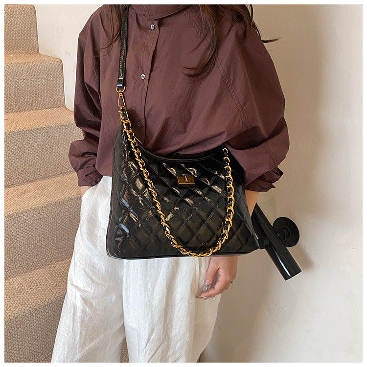 Cross-Border Quilted Saddle Bag, Autumn and Winter New Shoulder Bag, Fashionable Armpit Bag, Work Clothing Versatile Crossbody Bag