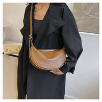 Cross-border Women's Bag Popular Retro Bag Women's New Fashion Texturized Shoulder Bag Retro Commuter Crossbody Dumpling Bag